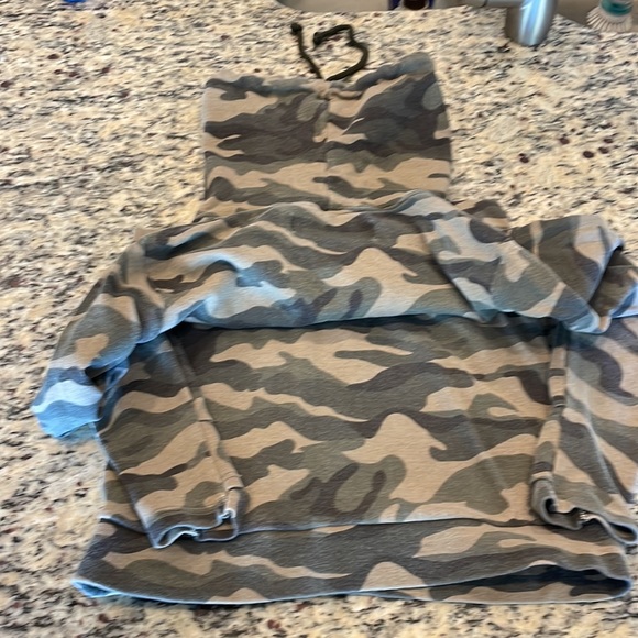 Chelsea DeBoer by lily & Lottie long sleeve cowl sweatshirt - Picture 3 of 3